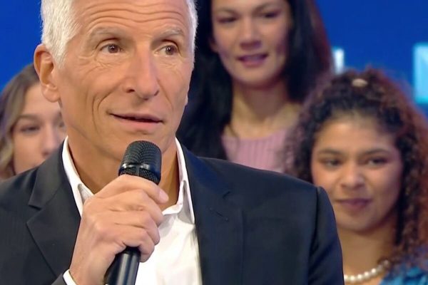 Nagui se moque d'un record insolite de Benoît à N'oubliez pas les paroles