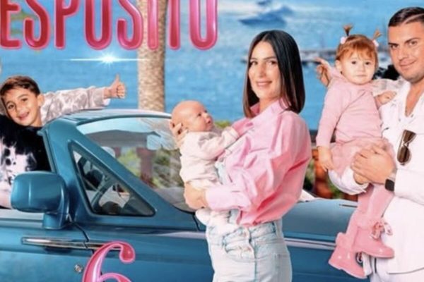 Tiffanie Esposito présente son septième enfant, Giulia, enfin !