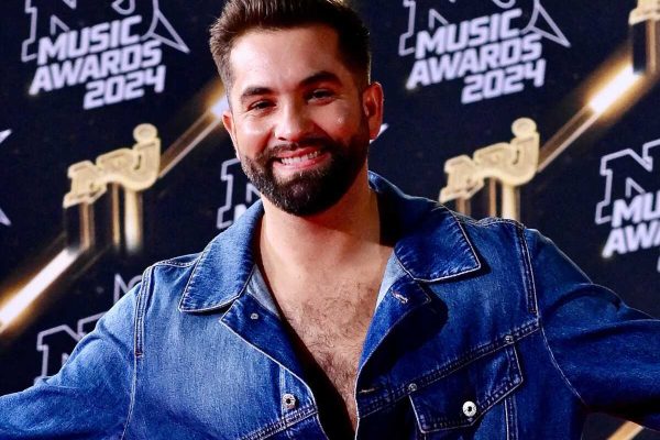 Kendji Girac en difficulté lors du concert des Enfoirés